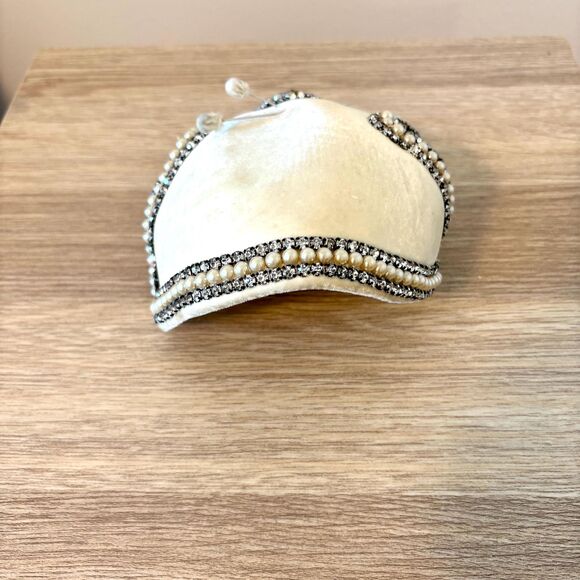 Antique/Vintage 1920s Cloche Hat | Ivory Velvet Pearl & Rhinestone Flapper Hat main image 8